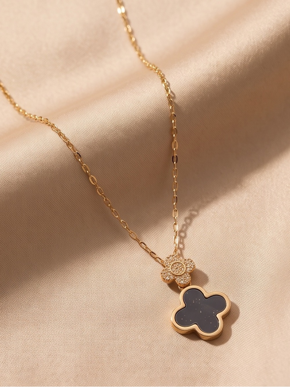 Gold  Pendant Necklace adjustable